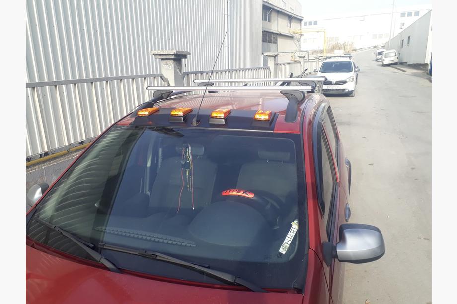 Renault Sandero 2007–2013 Zonneklep voor voorruit (LED, mat zwart) Image