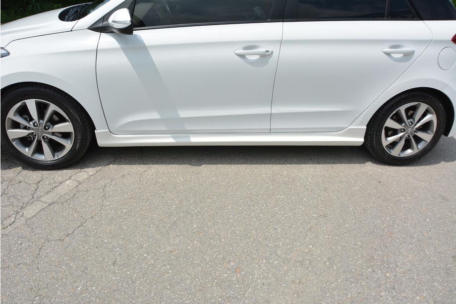 Hyundai I-20 2014–2020 Meliset side skirts (om te lakken) Foto 2