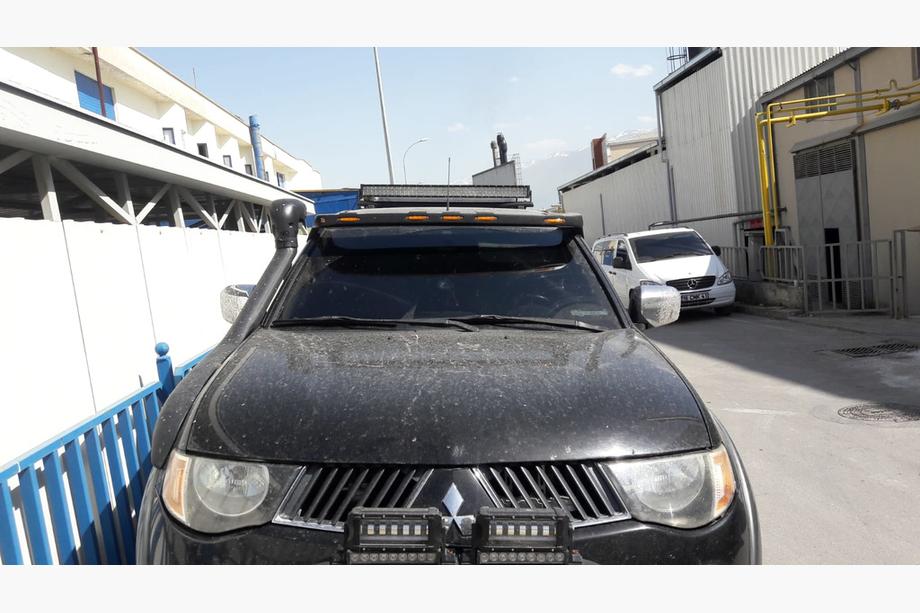 Mitsubishi L200 2006–2015 Voorruit zonneklep (Meliset LED) Foto 2