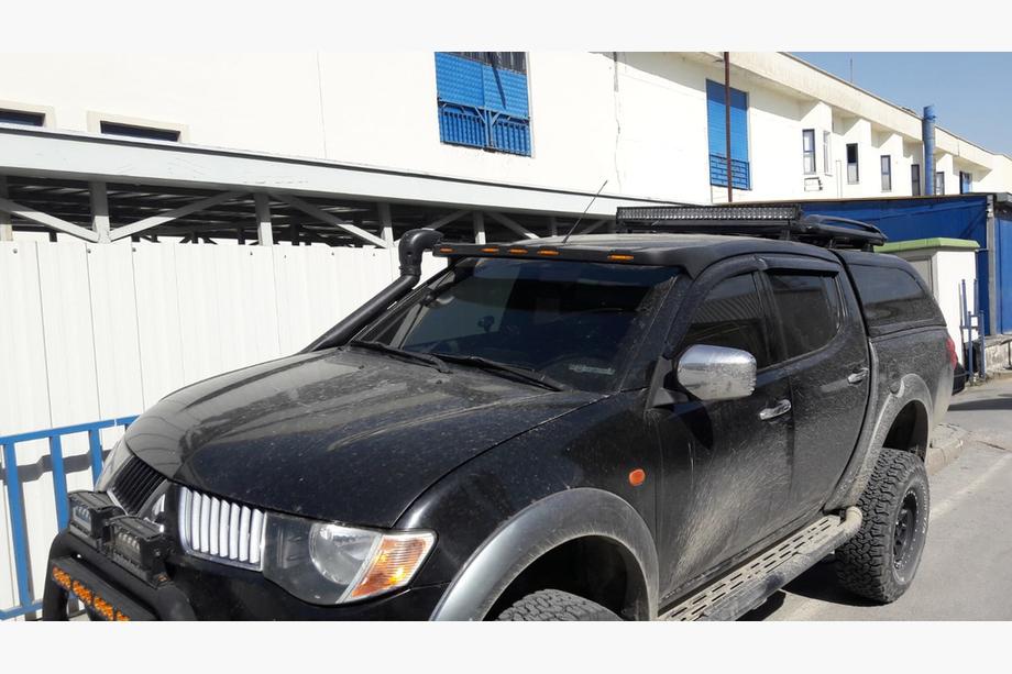 Mitsubishi L200 2015–2024 Voorruit zonneklep (Meliset LED) Image