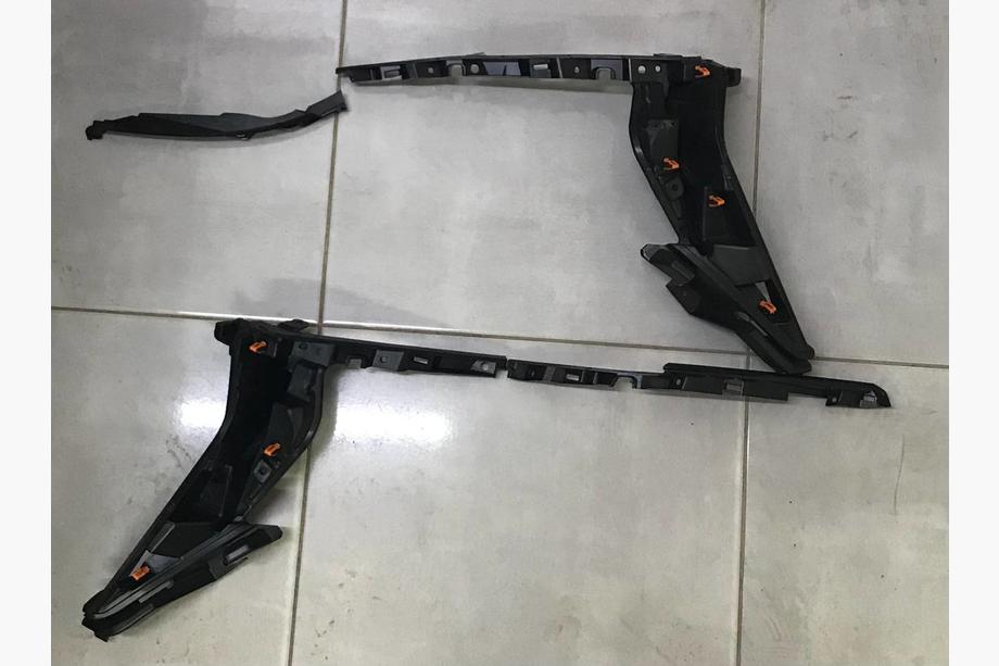 Toyota Land Cruiser Prado 150 2009–2023 Afgeprijsd! Bevestigingsset voor koplampwimpers (2 stuks, voor LED) Image