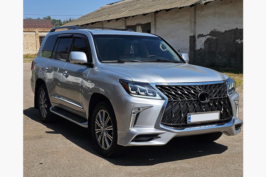Lexus LX570/450d 2008–2022 Mini-facelift ombouwset van model 2008-2015 naar TRD Sport (bumper, koplampen) Foto 2