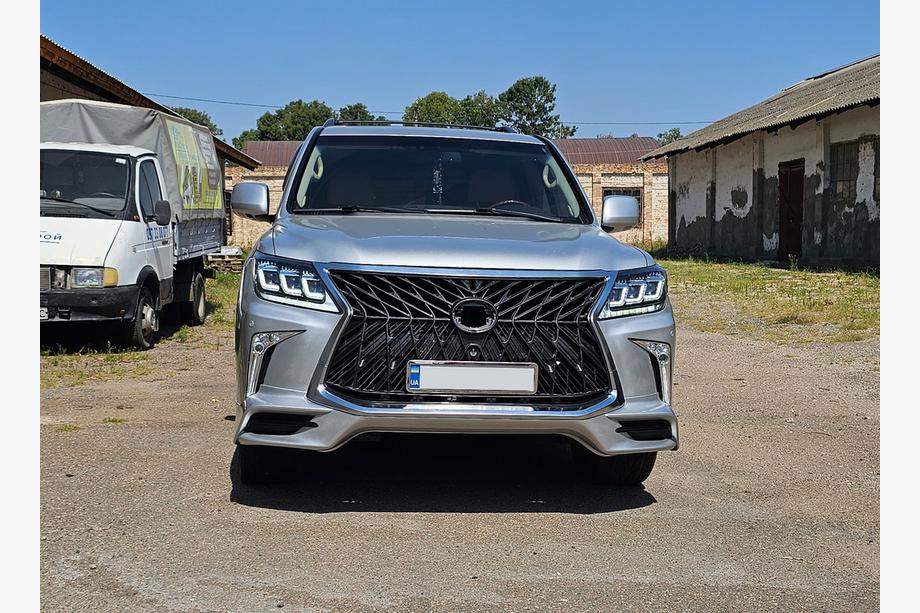 Lexus LX570/450d 2008–2022 Mini-facelift ombouwset van model 2008-2015 naar TRD Sport (bumper, koplampen) Foto 3