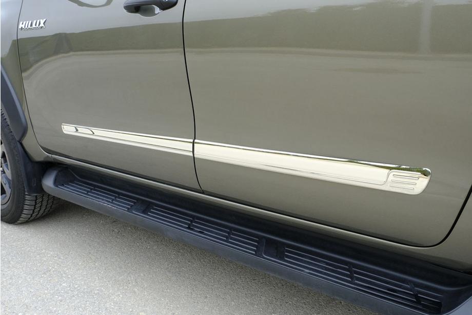 Toyota Hilux 2015– OmsaLine sierlijstcovers (4-delig, RVS) Image