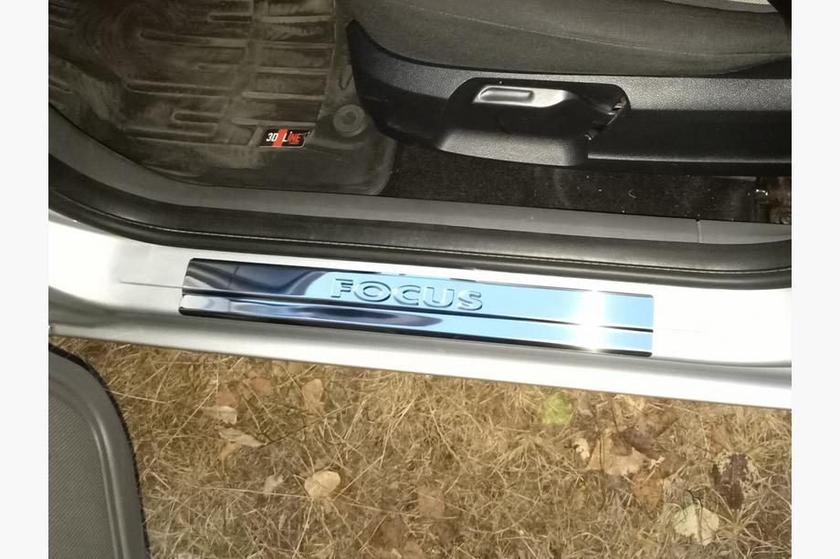 Ford Focus III 2011–2017 Instaplijsten Carmos V2 (4 st., RVS) Foto 1