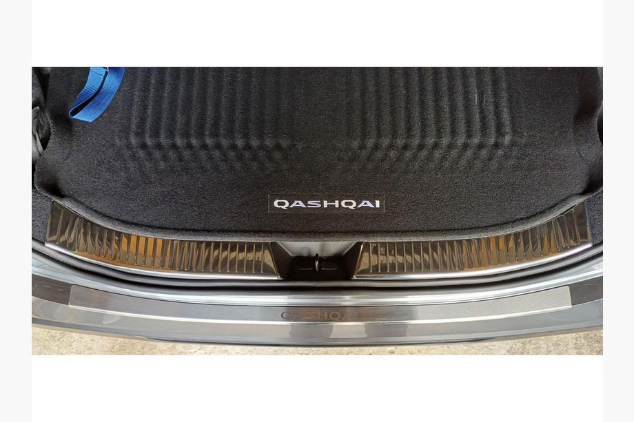 Nissan Qashqai 2021– Achterbumper beschermlijst Carmos (RVS) Image