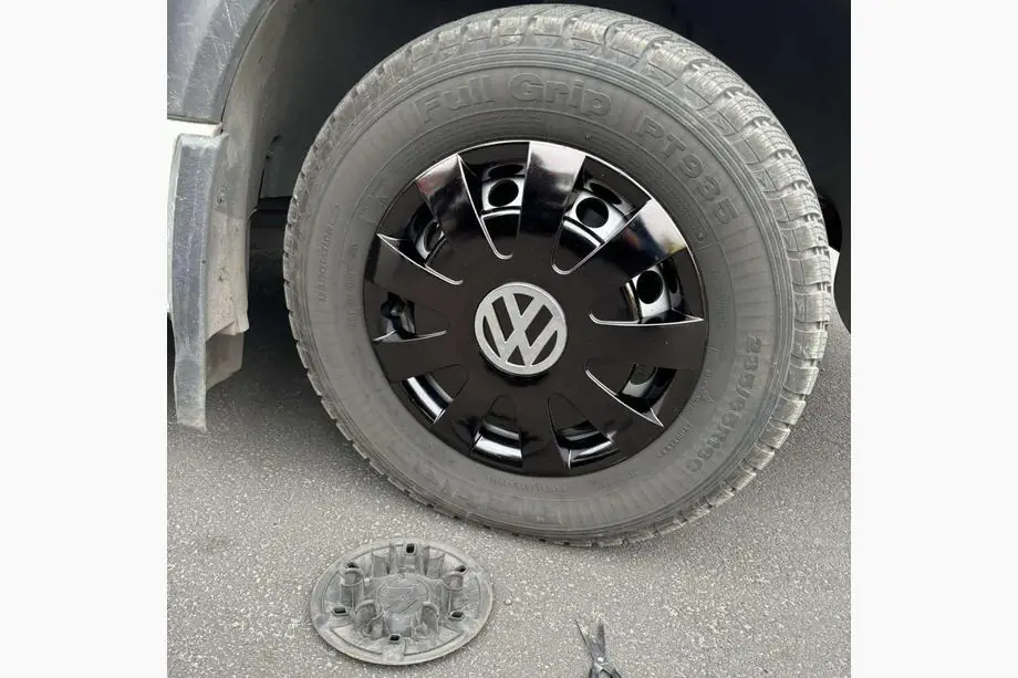 Volkswagen Crafter 2006–2016 Wieldoppen zwart ABS (1-ring, set 4 st.) Image