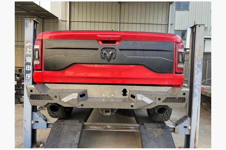 Dodge RAM (DT) 2018– TRX bodykit set Foto 5