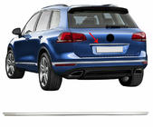 Volkswagen Touareg 2018– Chromen sierlijst boven kenteken OmsaLine (RVS) foto 1