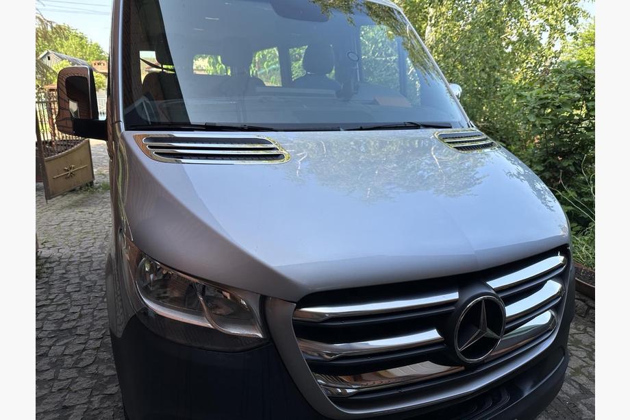 Mercedes Sprinter W907/W910 2018– OmsaLine sierlijst voor luchtinlaat (2 stuks, RVS) Foto 4