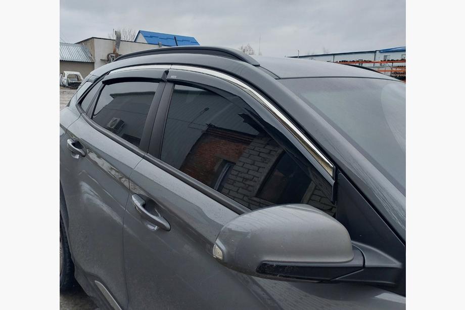 Hyundai Kona 2017–2023 Raamwindschermen met chromen sierlijst (set van 4, Niken) Image