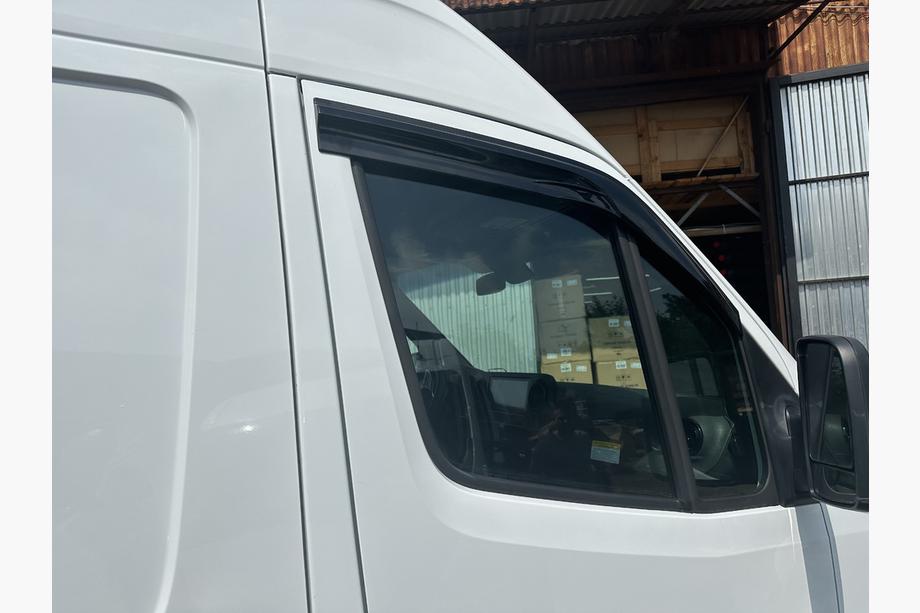 Mercedes Sprinter W907/W910 2018– Raamdeflectoren (2 stuks, Sunplex Sport) Foto 6