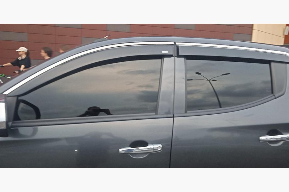 Fiat Fullback 2016– Raamwindschermen met chromen sierlijst (set van 4, Niken) Image