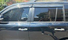Toyota Land Cruiser 200 2007–2021 Raamwindschermen met chromen sierlijst (set van 4, Niken) foto 1