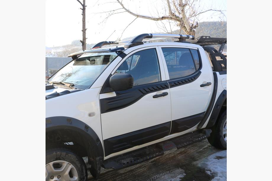 Mitsubishi L200 2006–2015 Bovenste deurlijsten (4 stuks, ABS) Image