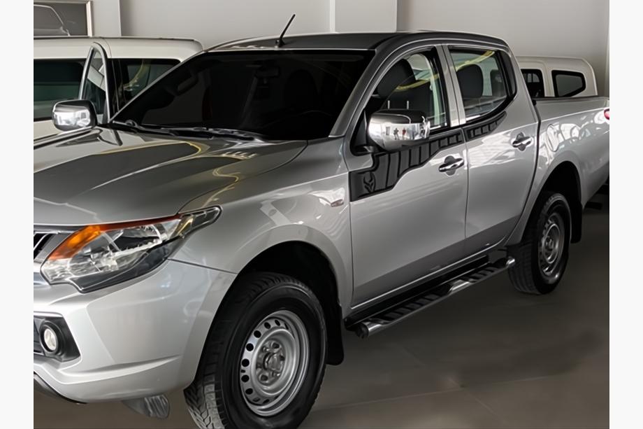 Mitsubishi L200 2015–2024 Bovenste deurlijsten 2015-2019 (4 stuks, ABS) Foto 1