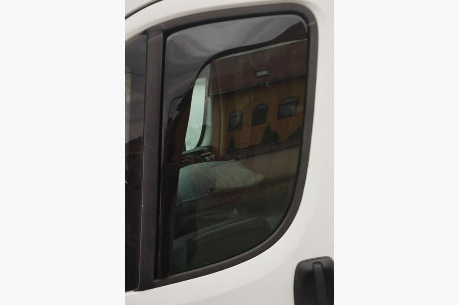 Fiat Ducato 2006–2025 Raamwindschermen, inbouw (Esa, 2 st.) Image