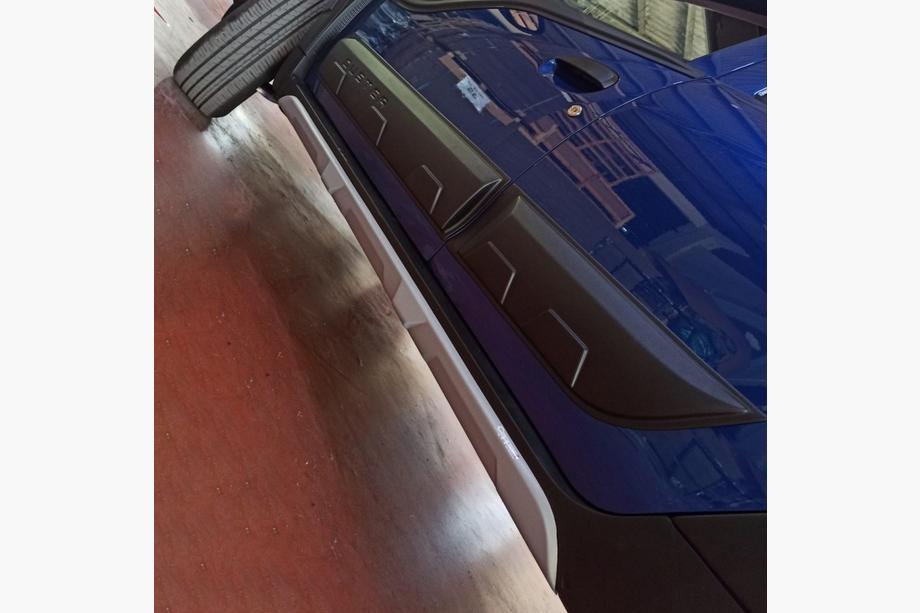 Dacia Duster 2018–2024 EuroCap dorpelranden/side skirts (2 stuks, grijs) Foto 2