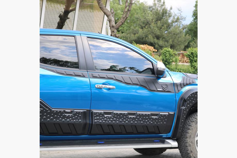 Mitsubishi L200 2015–2024 Bovenste deurlijsten 2019+ (6 stuks, ABS) Image