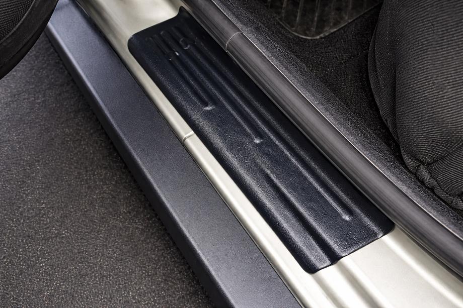 Dacia Duster 2008–2018 EuroCap instaplijsten binnenzijde (4 stuks, ABS) Foto 2