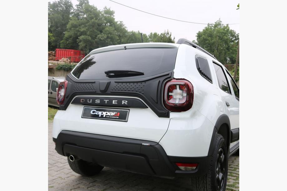 Dacia Duster 2018–2024 Kunststof sierlijst voor kofferklep (1 stuk) Image