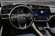 Elektrische Lexus RZ-crossover krijgt betaalbaardere versie – 300e foto 6