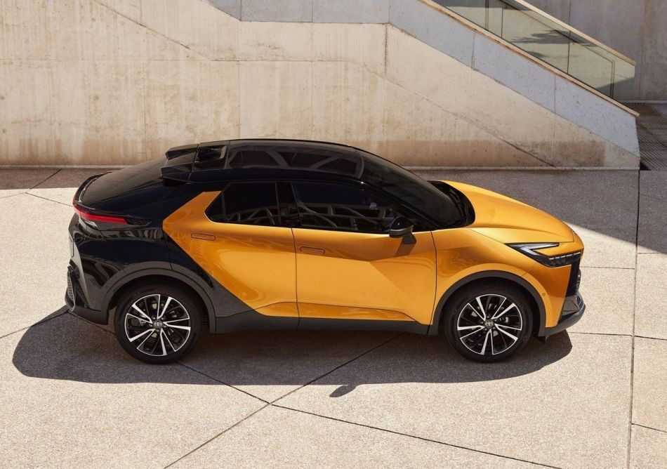 Review van de compacte crossover Toyota C-HR van de tweede generatie