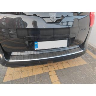 RVS sierlijst voor achterbumper Carmos (RVS) foto 1