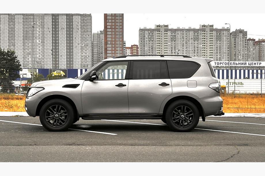 Nissan Armada 2016–2024 Side steps New Vision Grey (2 stuks, aluminium) Foto 11