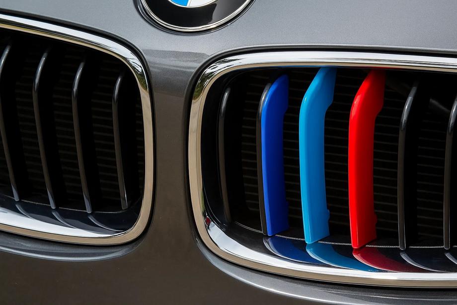 BMW 3 Serie F30/F31 2012–2019 Grillstrips voor 11-spijls grille (3 stuks) Foto 1
