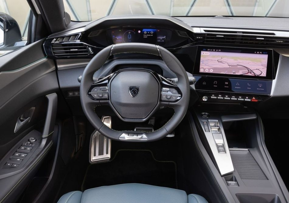 Review van de compacte elektrische hatchback Peugeot e-308