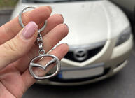 Mazda Metalen sleutelhanger met Mazda-logo foto 1