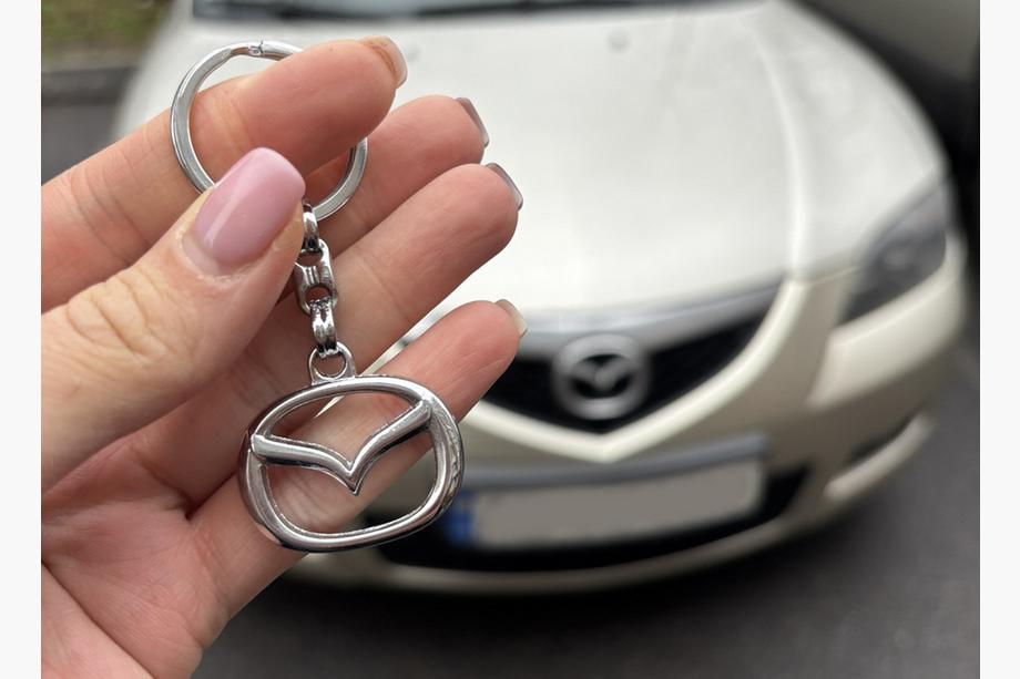 Mazda Metalen sleutelhanger met Mazda-logo Image