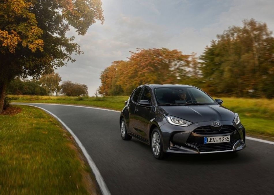 Review van de stads-hatchback Mazda 2 Hybrid