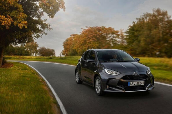 Review van de stads-hatchback Mazda 2 Hybrid