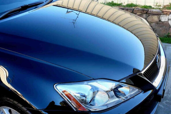 Hoe lang blijft een keramische coating op de autolak? Voor- en nadelen