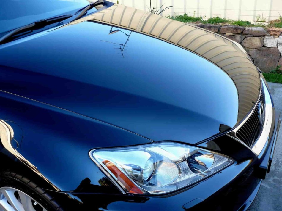 Hoe lang blijft een keramische coating op de autolak? Voor- en nadelen