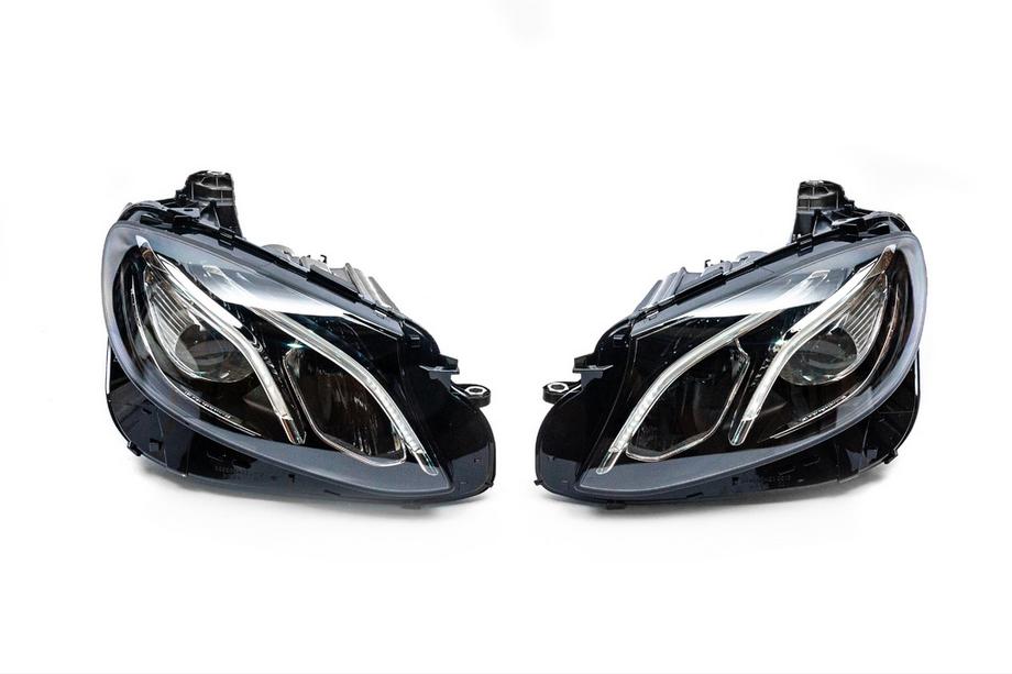 Mercedes E-class W213 2016–2023 OEM koplampen 2016-2020 (2 stuks, zonder regeleenheden, LED) Image