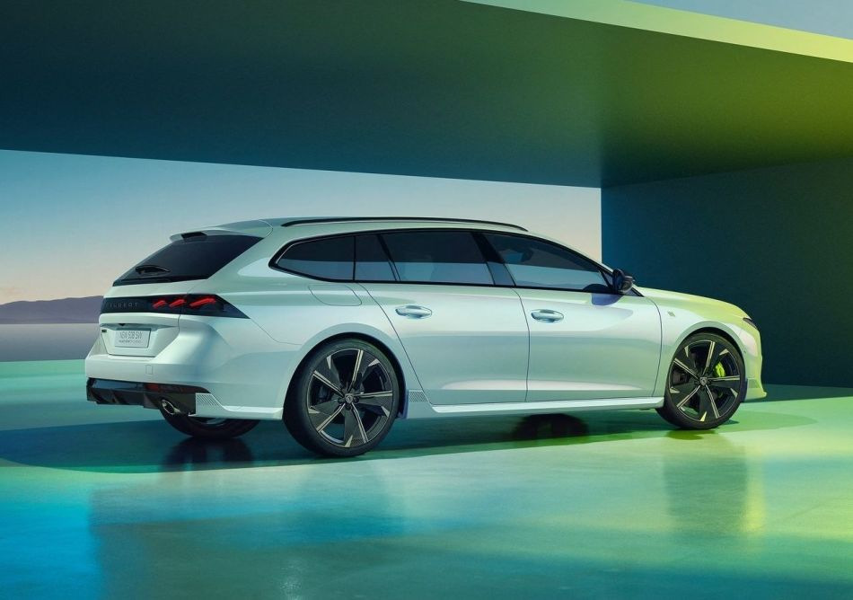 Review van de vernieuwde Peugeot 508 SW stationwagon
