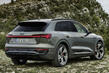 Elektrische vierwielaangedreven crossover Audi Q8 e-tron foto 3