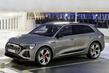 Elektrische vierwielaangedreven crossover Audi Q8 e-tron foto 4