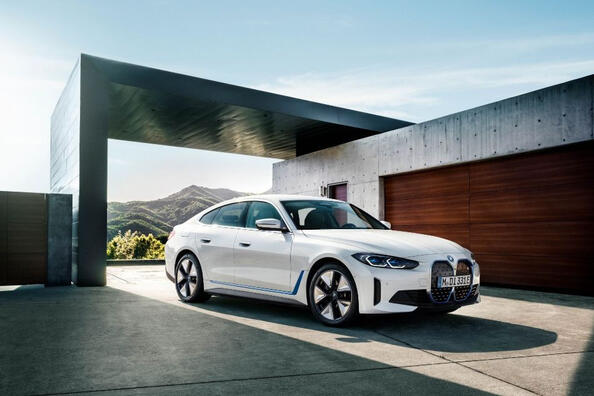 Review van de elektrische liftback BMW i4