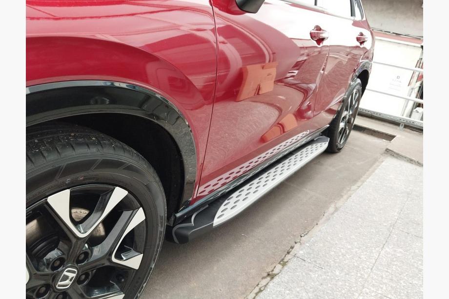 Honda ZR-V 2022– Shining side steps (2 st., aluminium) Image