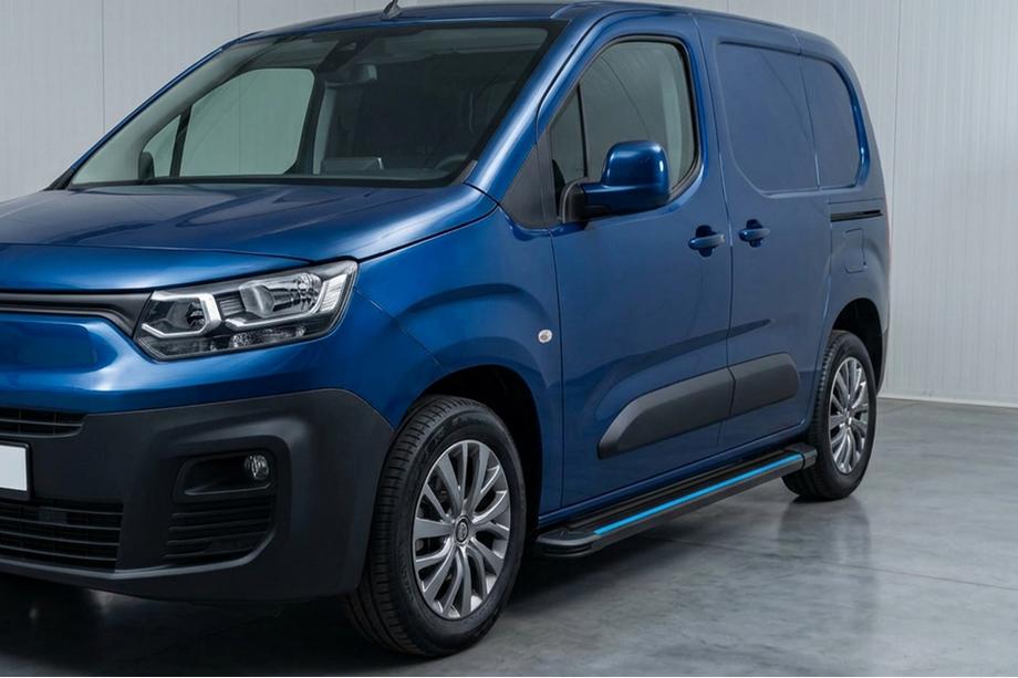 Fiat Doblo III 2023– Maya Blue sidesteps (2 stuks, aluminium) Image