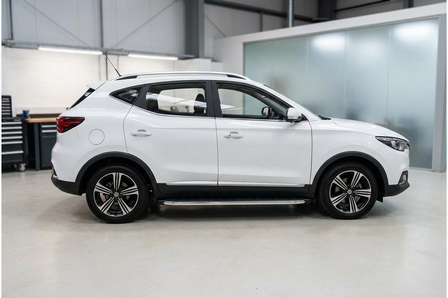 MG ZS 2017–2024 BlackLine side steps (2 stuks, aluminium) Image