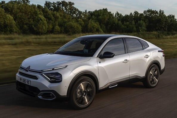 Review van de elektrische crossover-sedan Citroen e-C4 X