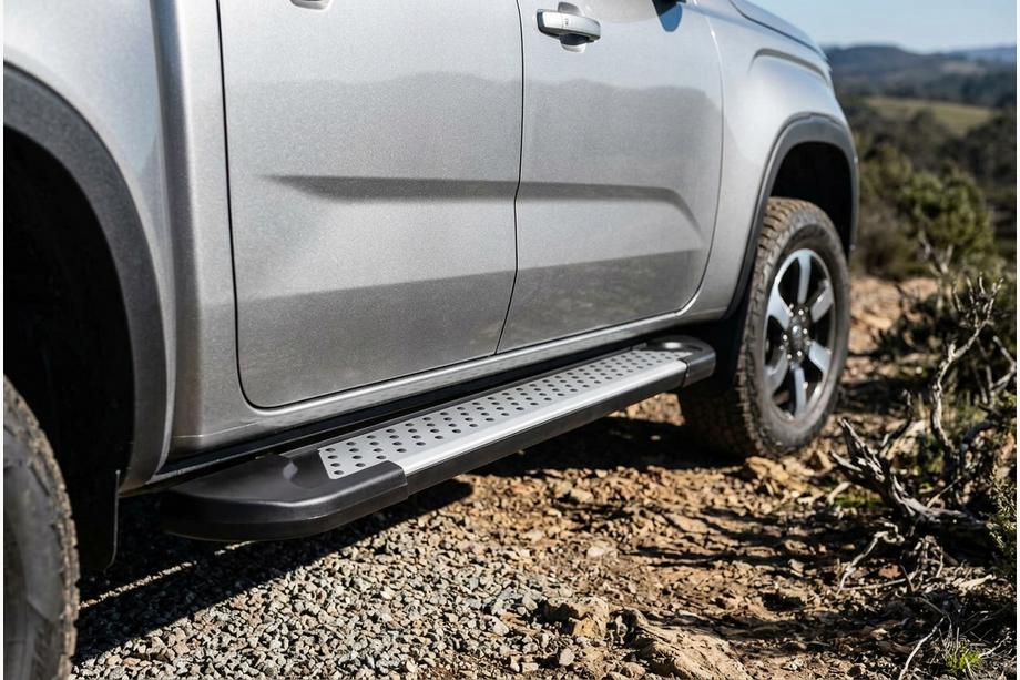 Volkswagen Amarok 2022– Side steps Allmond Grey (set van 2, aluminium) Foto 1