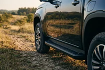 Volkswagen Amarok 2022– Allmond Black side steps (2 st., aluminium) foto 1