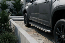 Volkswagen Amarok 2022– BlackLine side steps (2 stuks, aluminium) foto 1