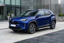 Toyota Yaris/Yaris Cross (XP210) 2020– Side steps Shining V1 (2 st., aluminium) foto 1